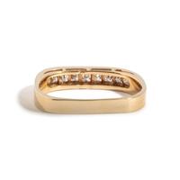 YELLOW GOLD AND DIAMOND RING