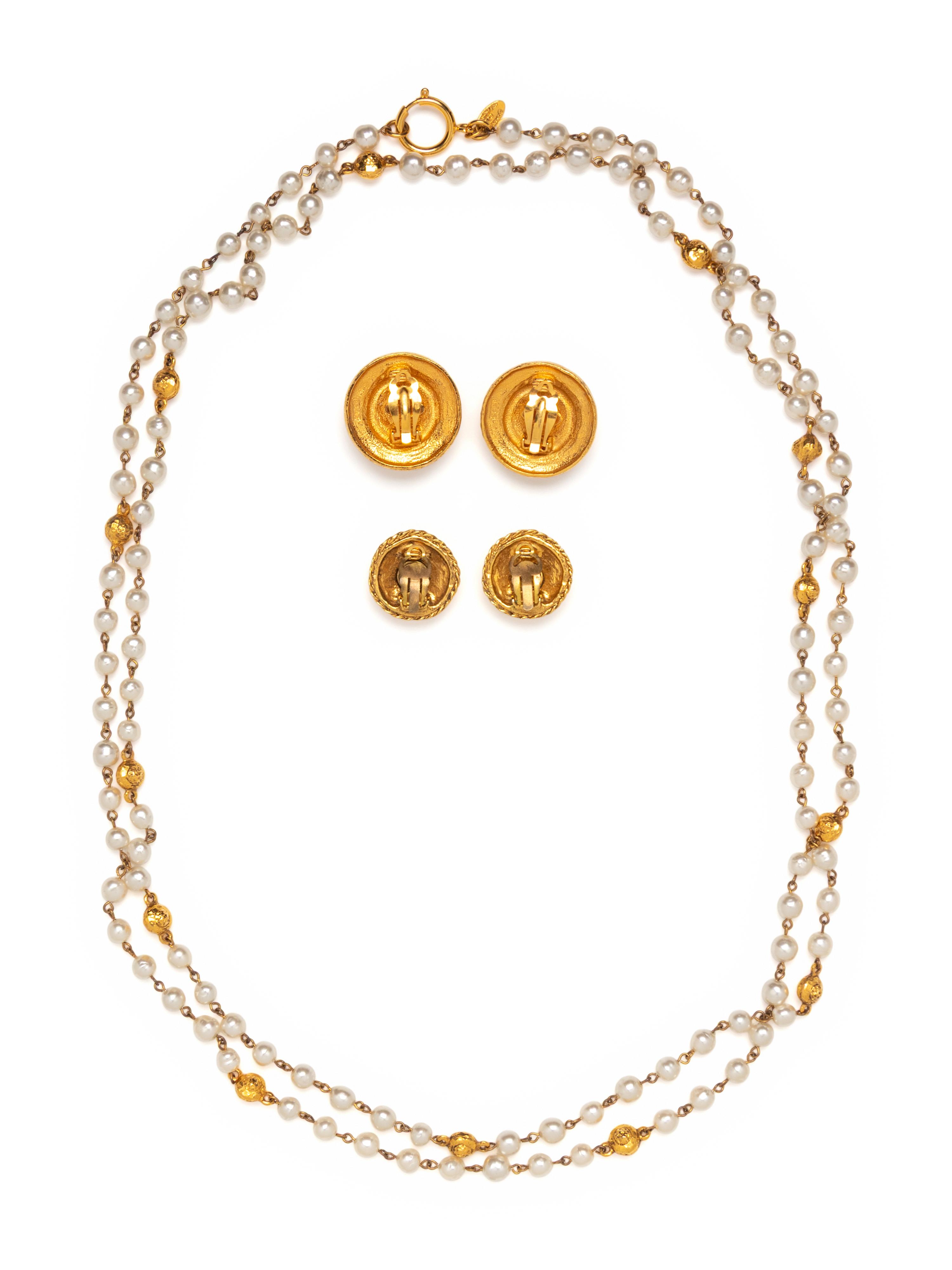 CHANEL, SAUTOIR AND TWO EAR CLIPS