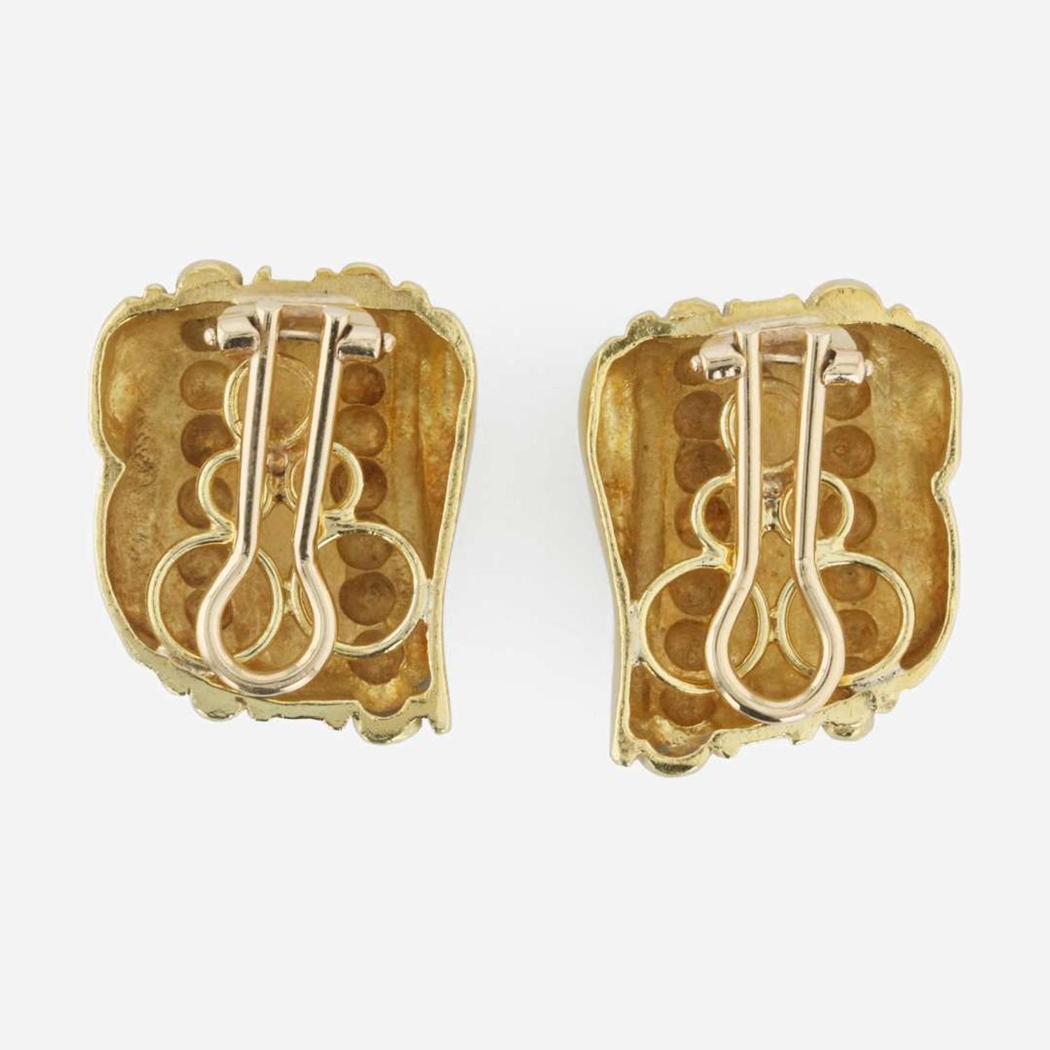 An 18K yellow gold pair of ear clips
