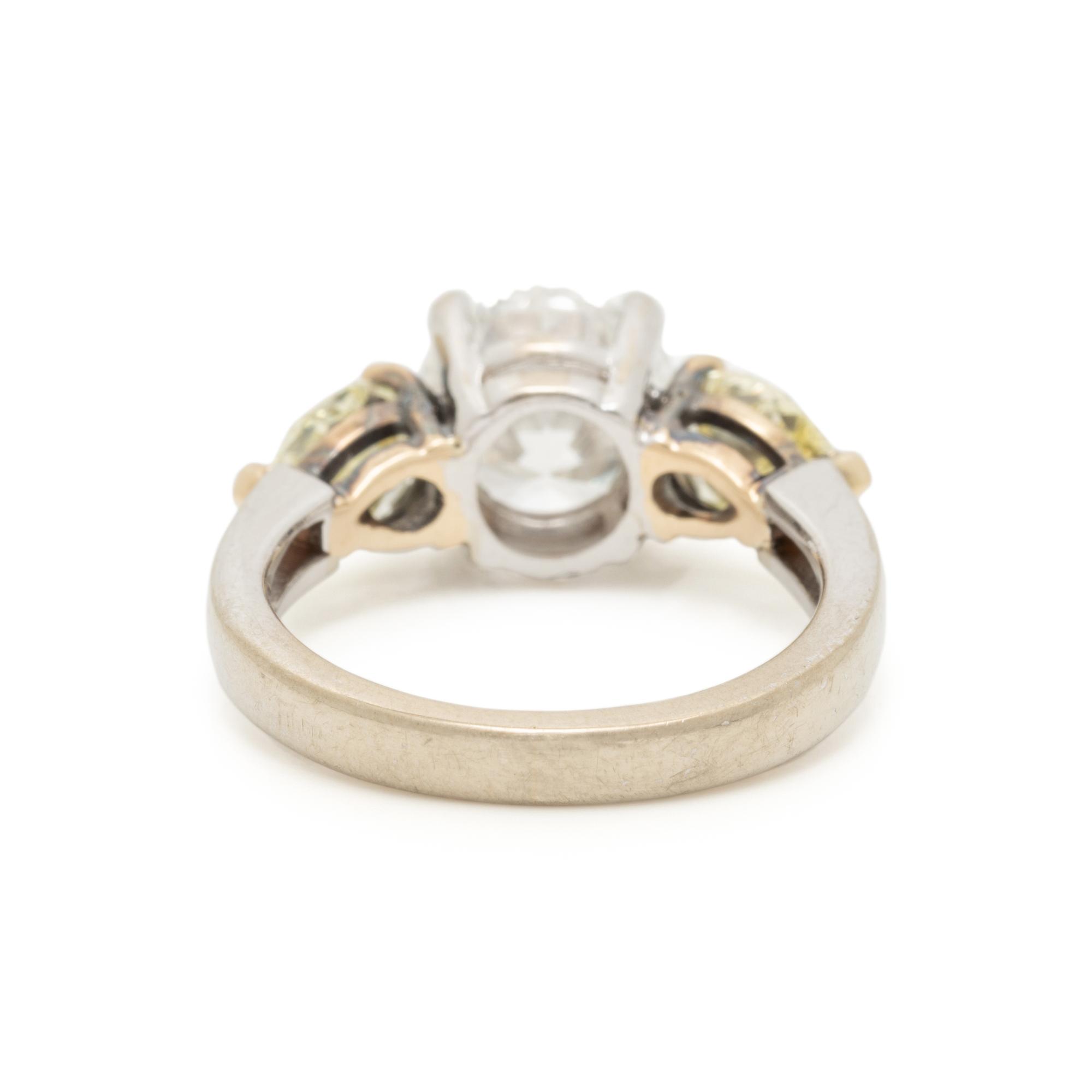 DIAMOND AND COLORED DIAMOND RING