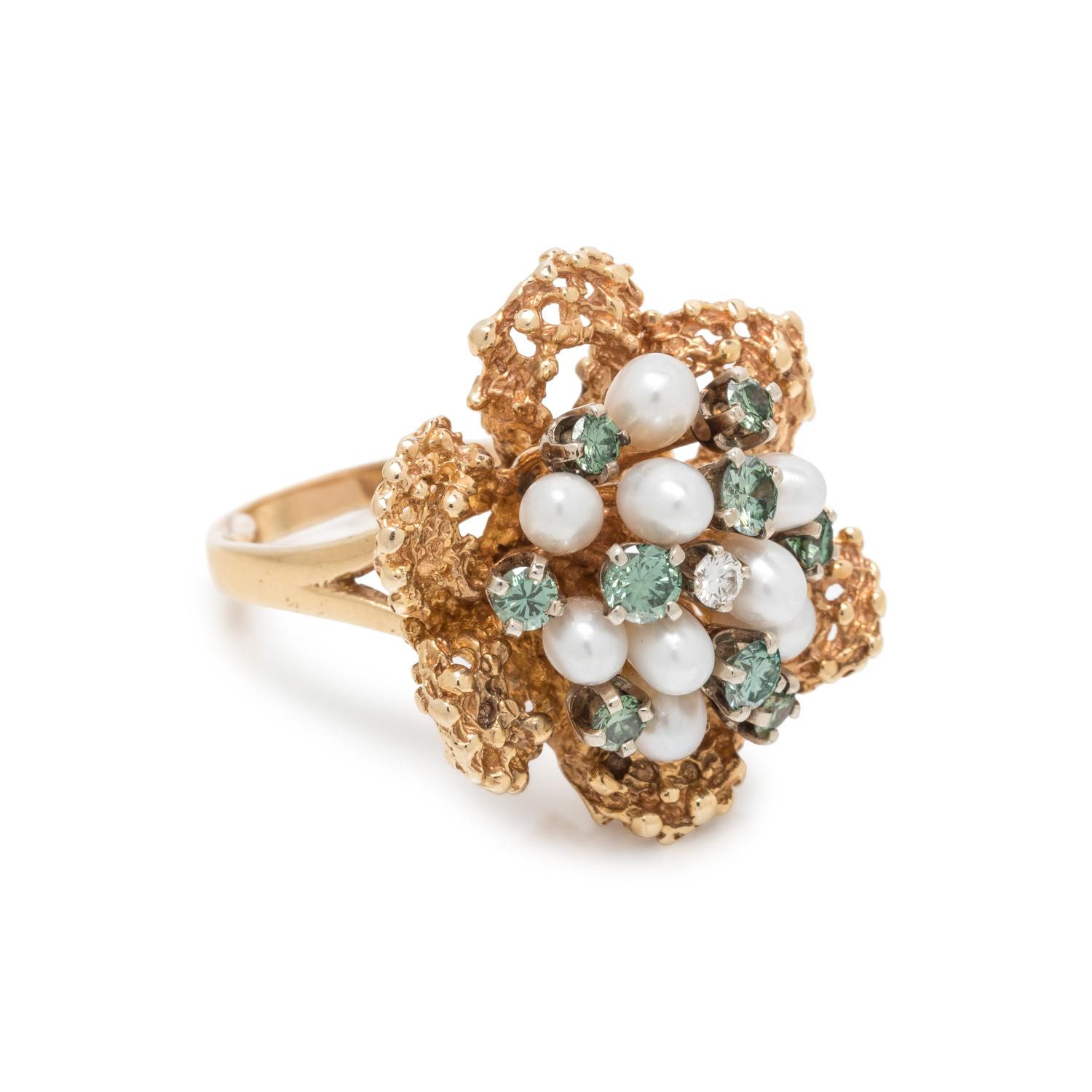 YELLOW GOLD, IRRADIATED BLUE DIAMOND, DIAMOND AND PEARL RING