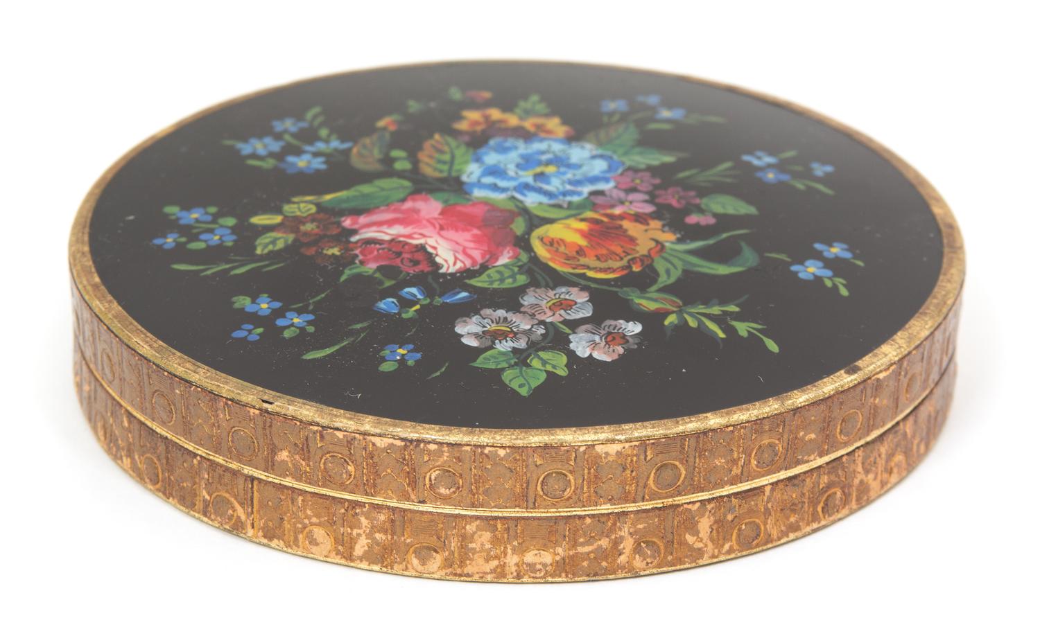 A French Verre-Eglomise Bonbonniere Daimeter 5 1/4 inches. — 19TH CENTURY