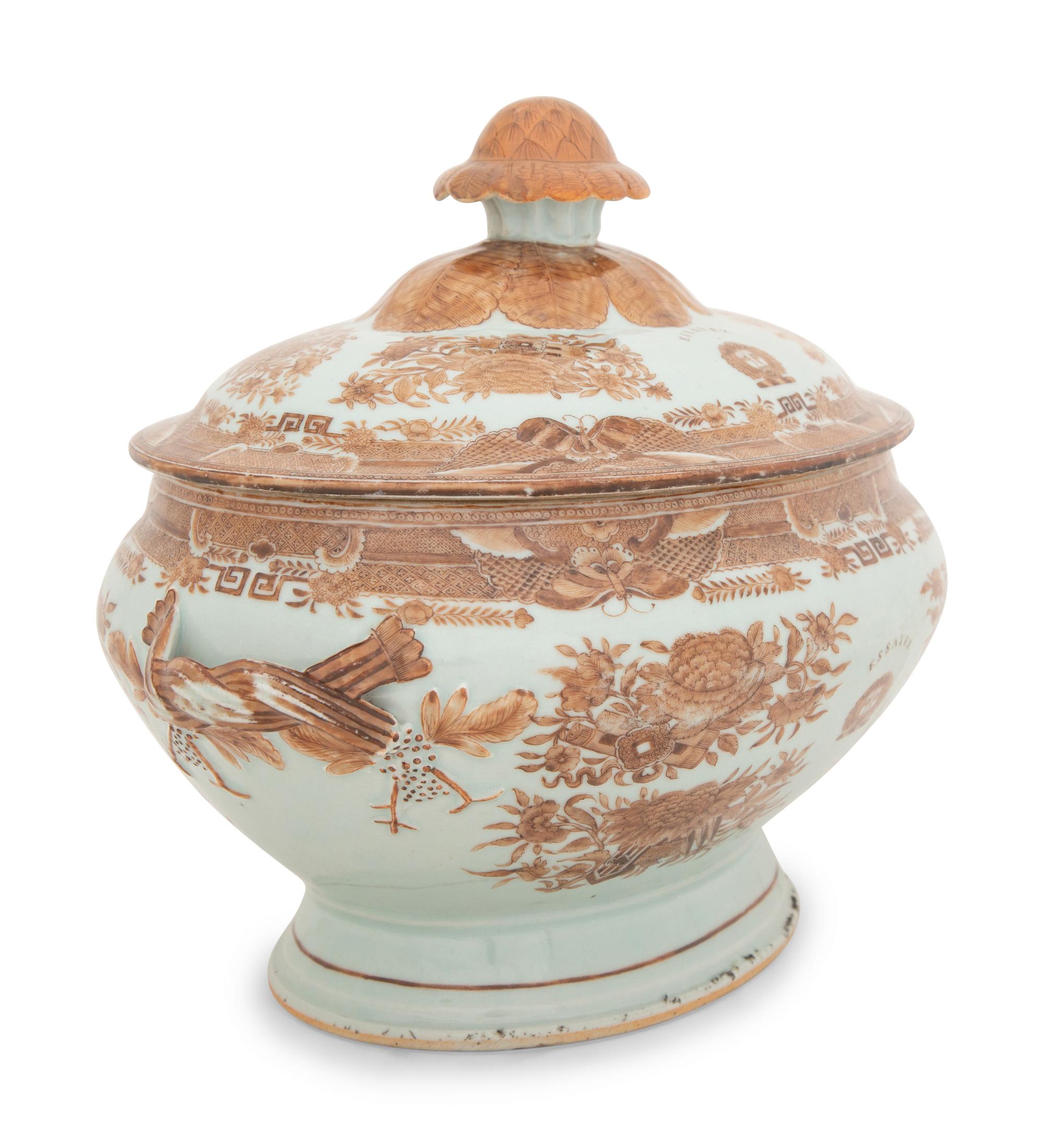 A Chinese Export Porcelain Fitzhugh Soup Tureen