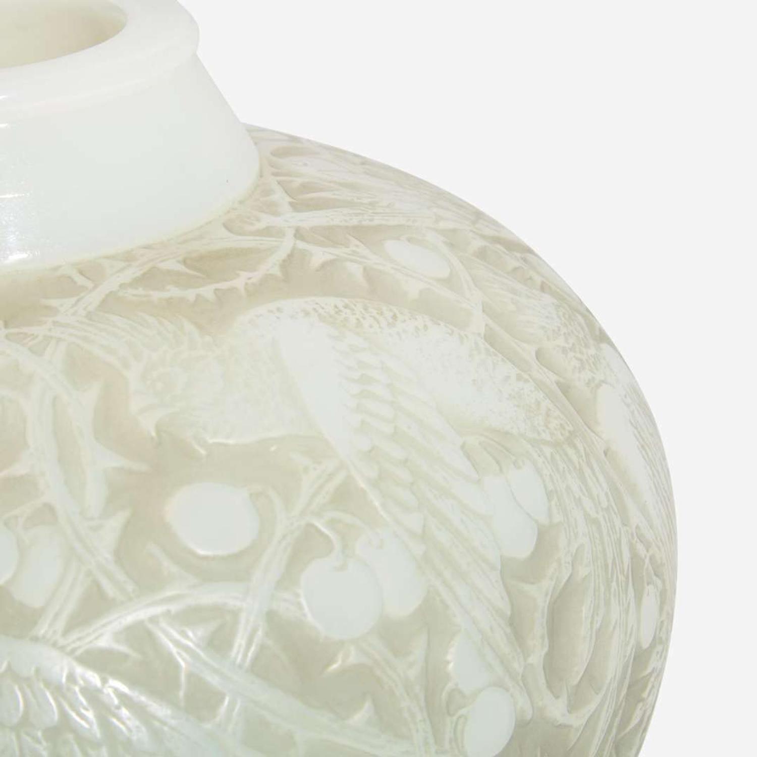 René Jules Lalique (French, 1860-1945) "Aras" Vase, France, designed 1924, the present lot circa second quarter 20th century