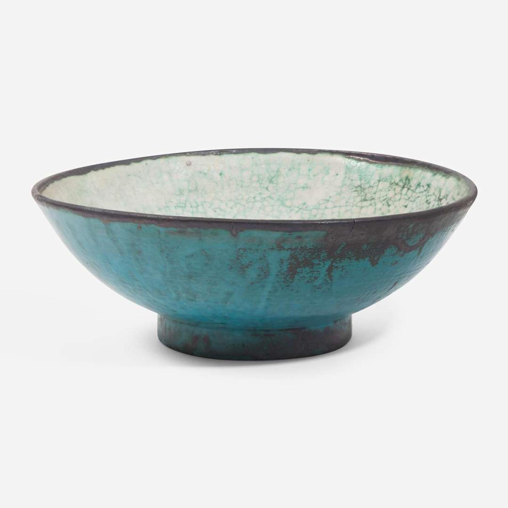 Maija Grotell (Finnish-American, 1899-1973) Large Footed Bowl, USA, 1940s