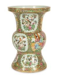 A Chinese Rose Medallion Porcelain Vase