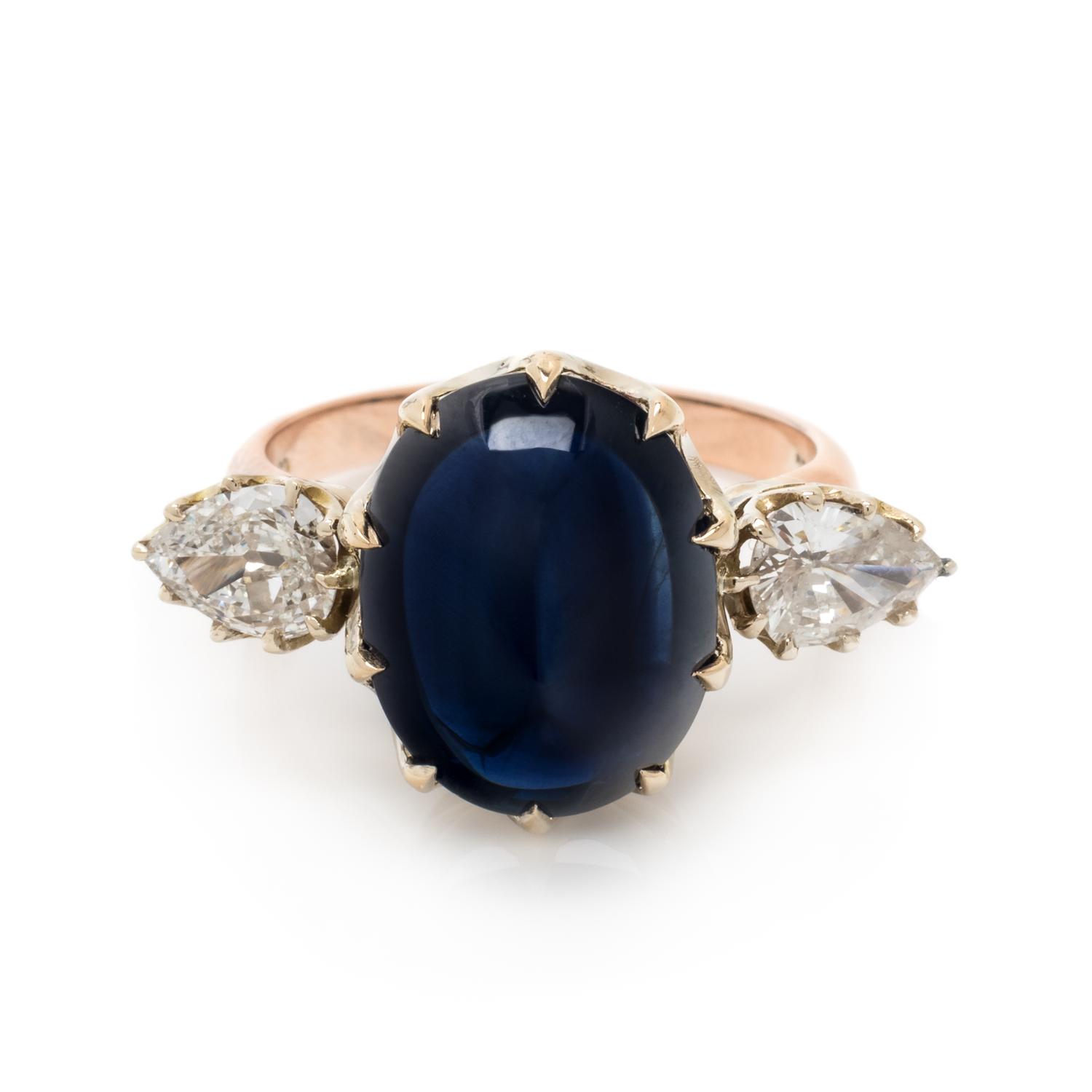 SAPPHIRE AND DIAMOND RING