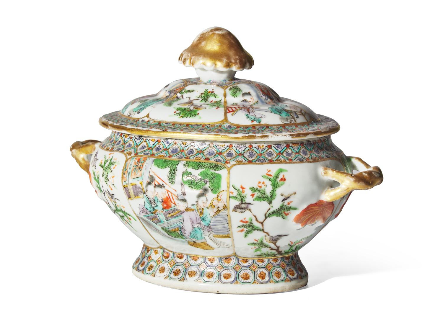 A Chinese Export Famille Verte Covered Tureen