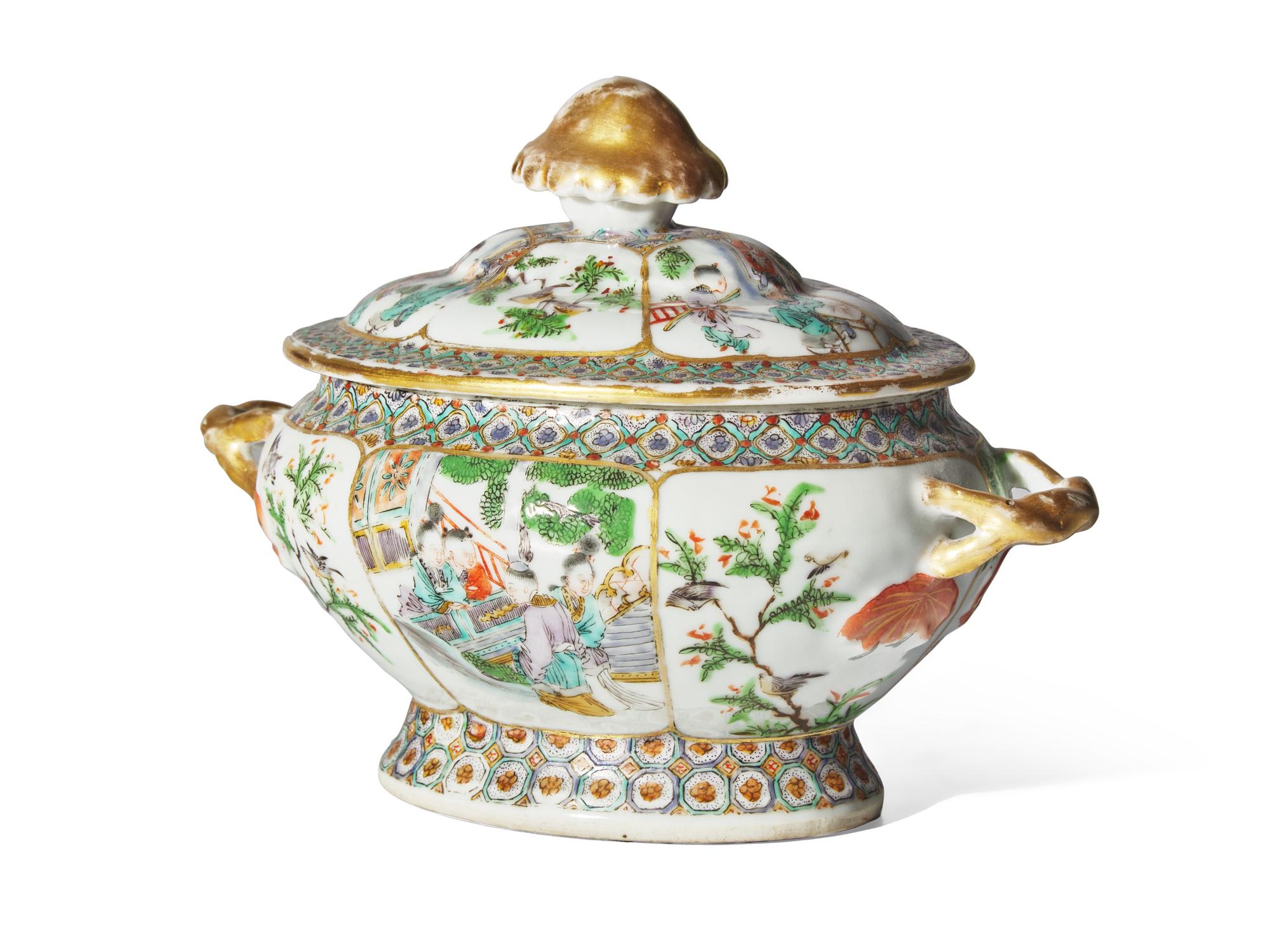 A Chinese Export Famille Verte Covered Tureen
