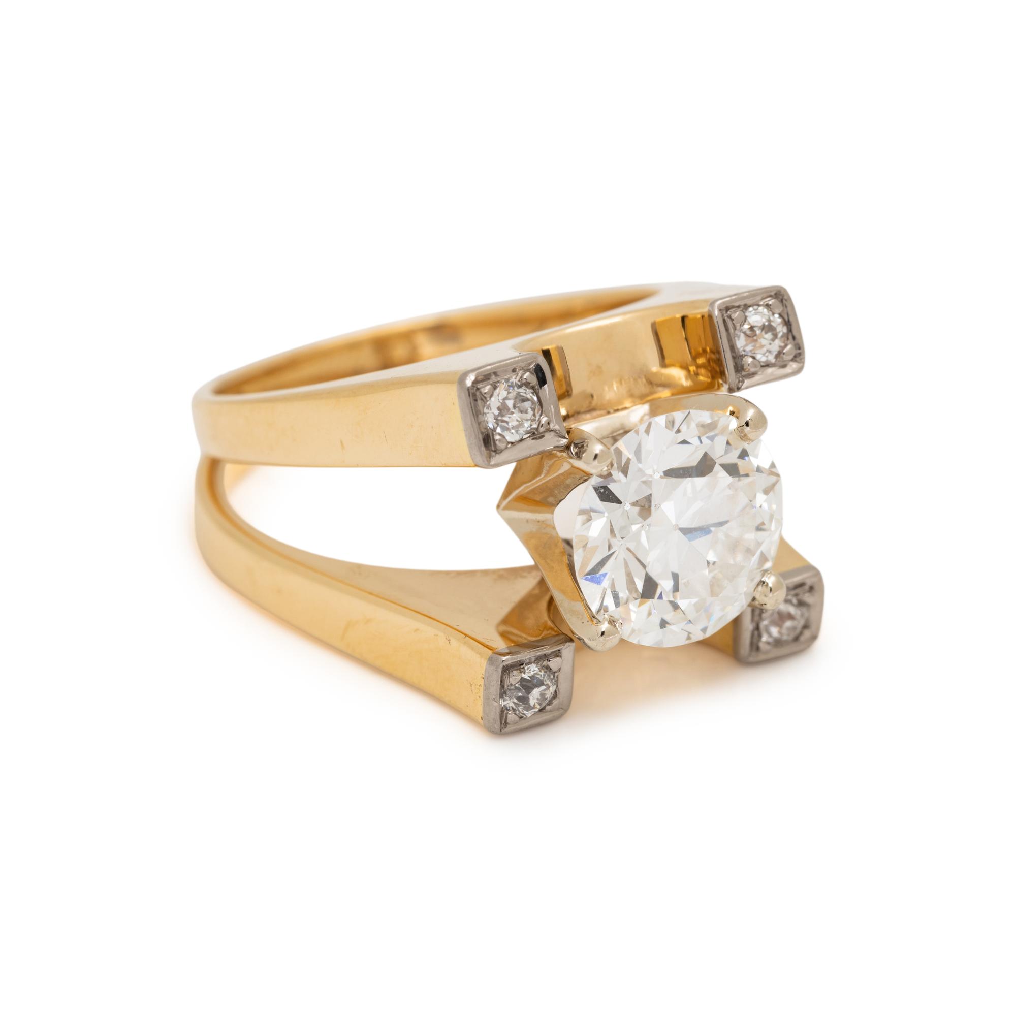YELLOW GOLD AND DIAMOND RING