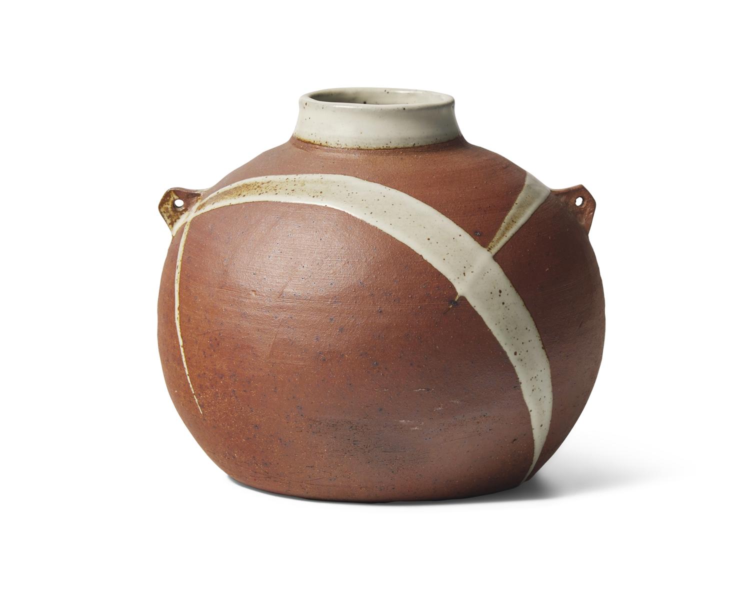 Bulbous vase with lugs