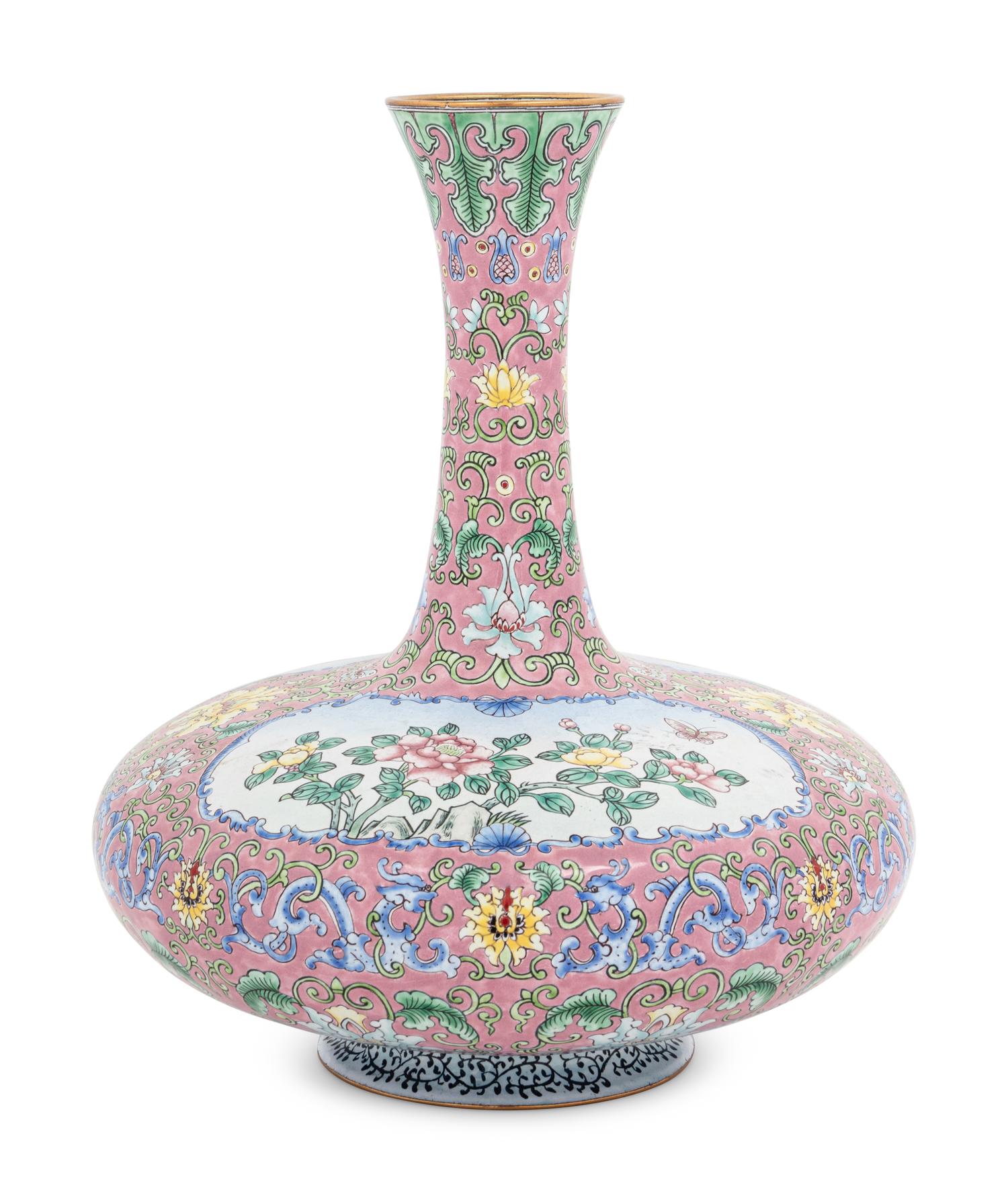 A Pink Ground Canton Enamel Bottle Vase, Biqiping