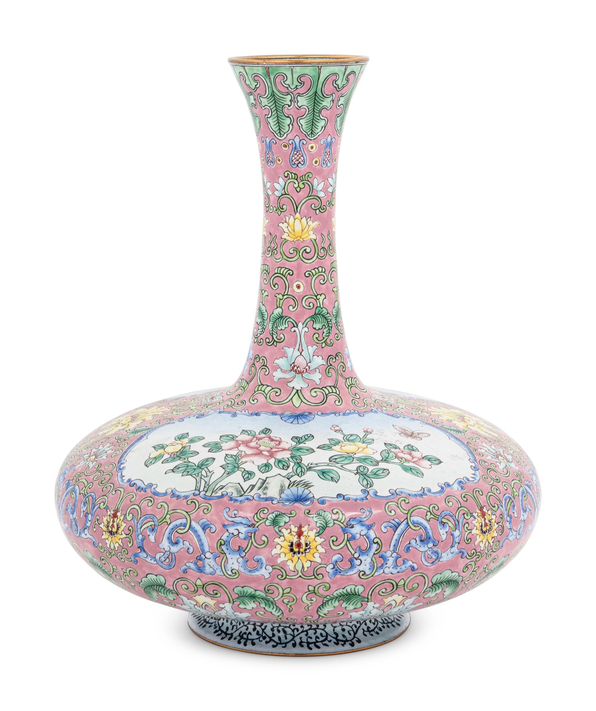 A Pink Ground Canton Enamel Bottle Vase, Biqiping