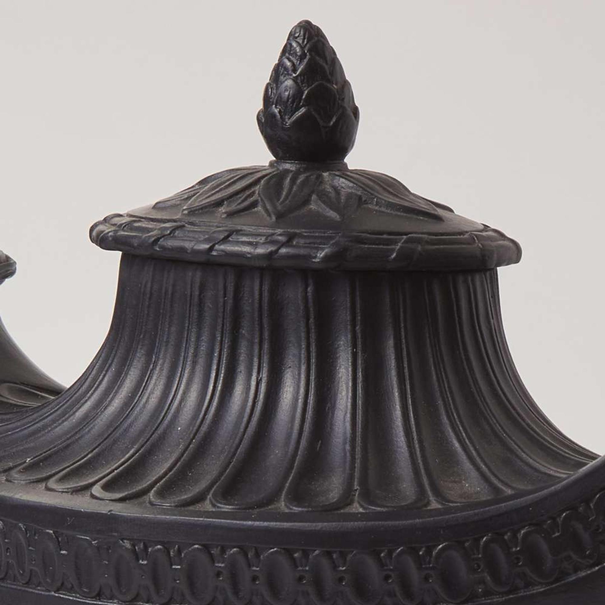 A Wedgwood & Bentley Black Basalt Double Oil Lamp UK, 1770s