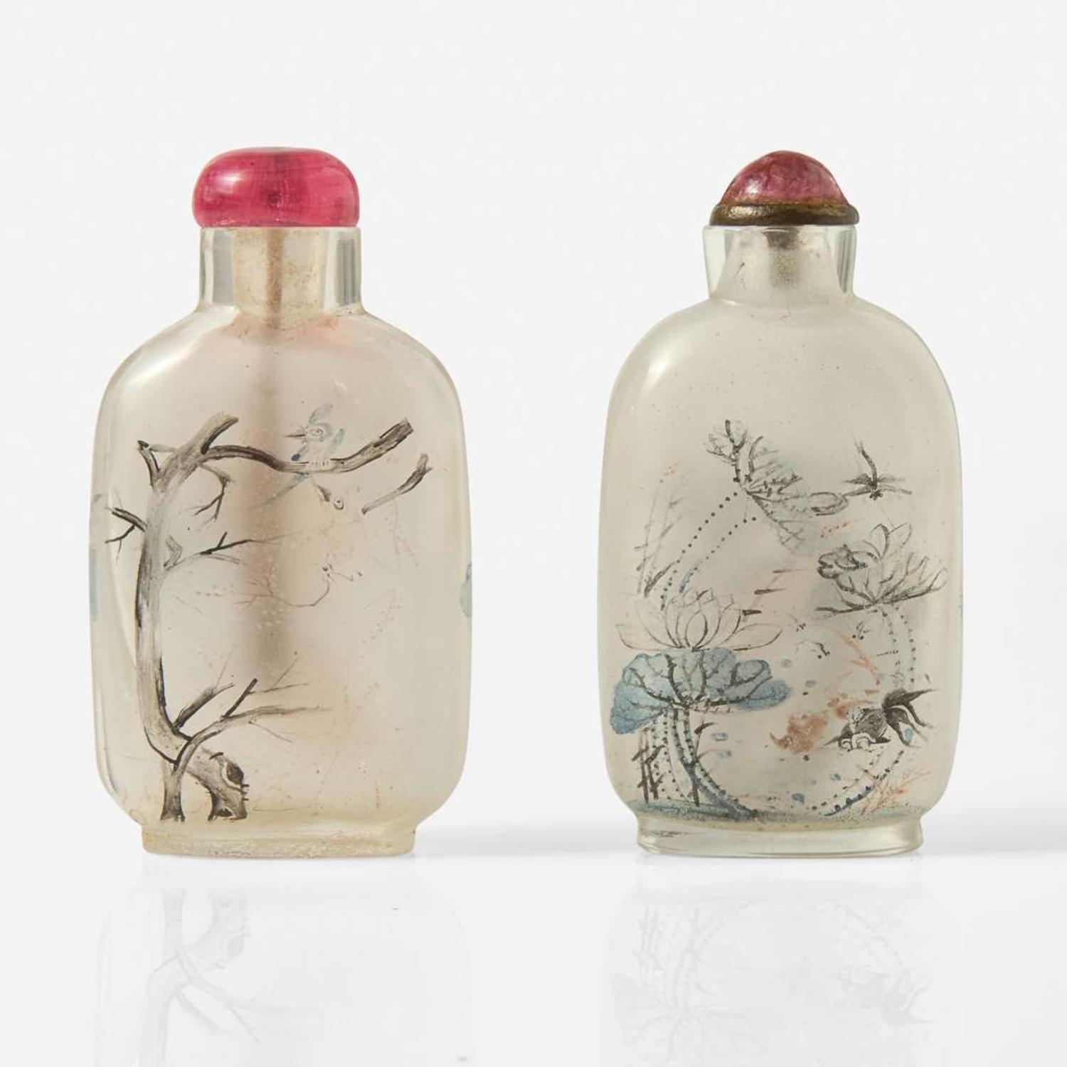 Two inside-painted snuff bottles 玻璃內畫鼻煙壺兩件 Inscribed Zhou Leyuan ?????
