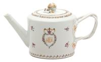 A Chinese Export Teapot Height 4 1/2 x diameter 5 inches. — 18TH CENTURY