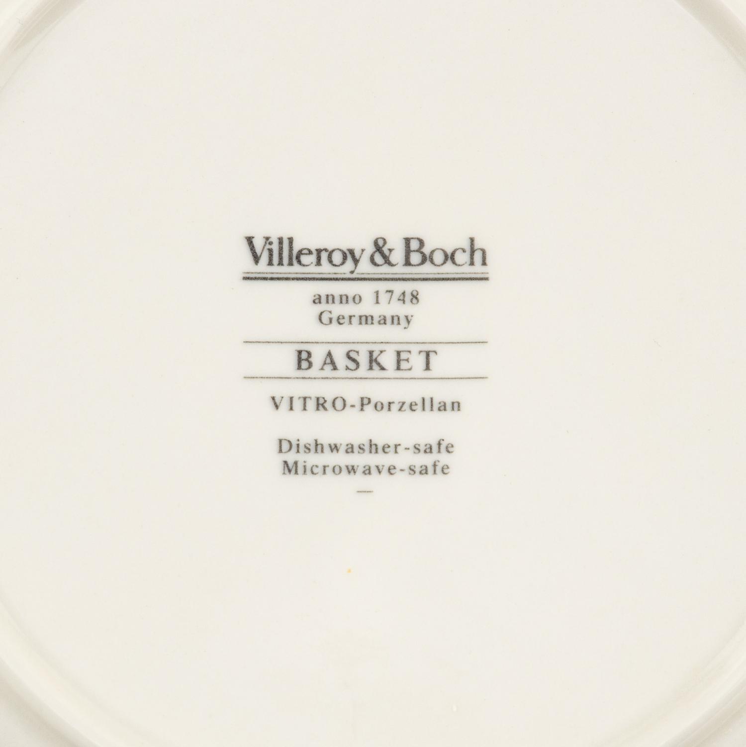 A Villeroy and Boch Porcelain Dinner Service