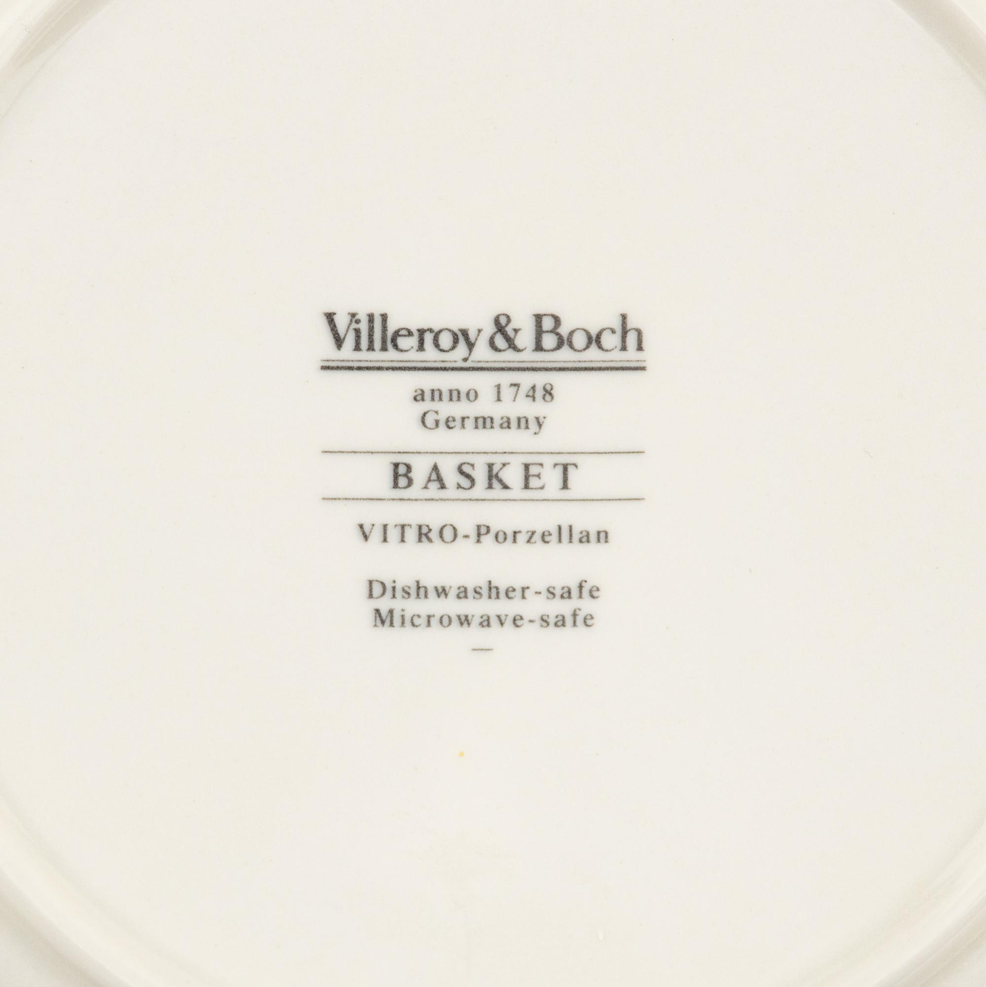 A Villeroy and Boch Porcelain Dinner Service