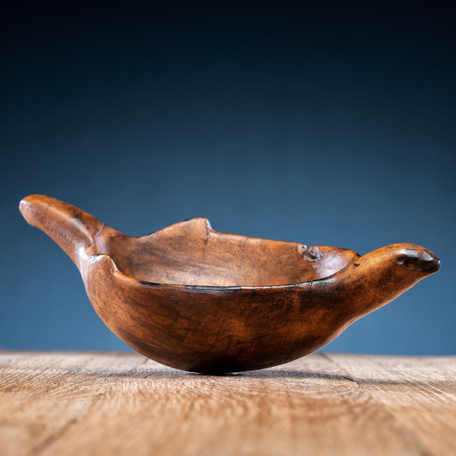 Ho Chunk (Winnebago) Bird Effigy Burl Wood Bowl