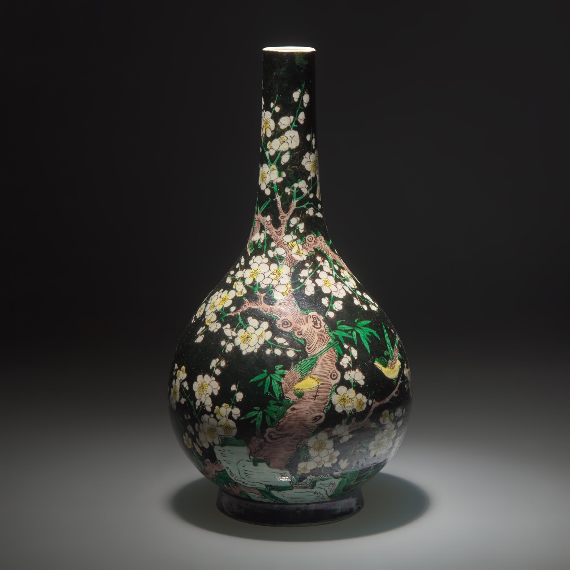 A Chinese Famille Noir Bottle Vase, Qing Dynasty — 清 墨彩喜上眉梢賞瓶