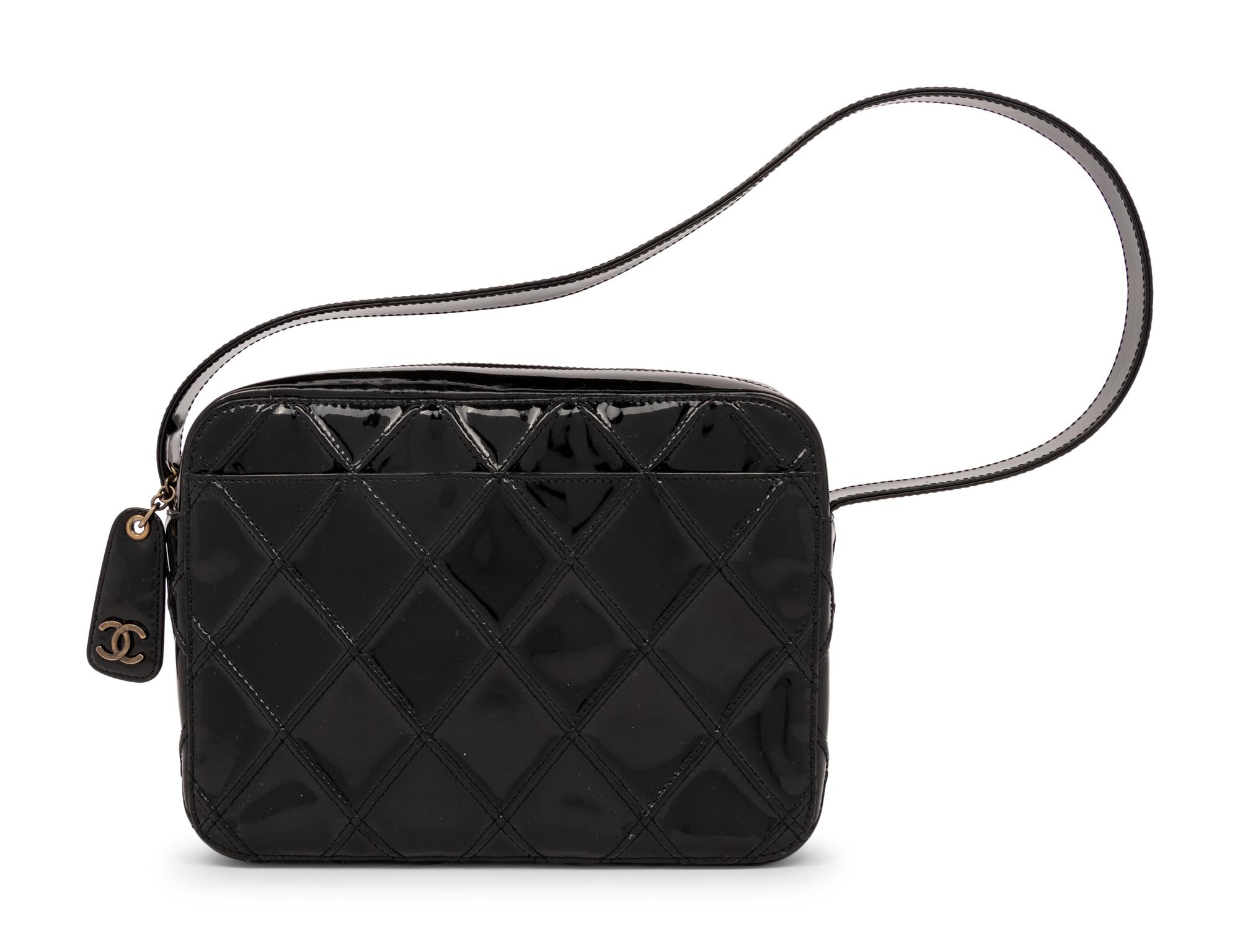 Chanel Bag in Black Patent Leather, 2000-02