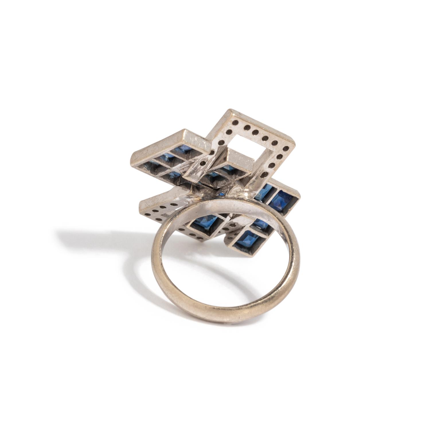 DIAMOND AND SAPPHIRE RING