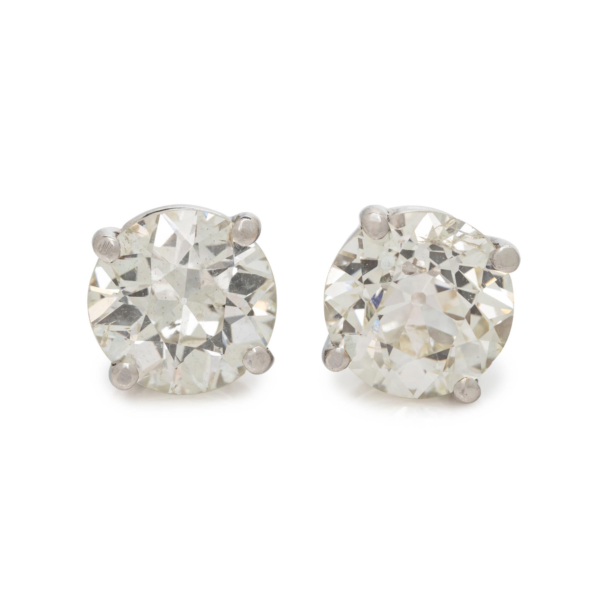 DIAMOND STUD EARRINGS