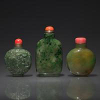 Three Chinese Jade and Jadeite Snuff Bottles, 19th to 20th Century — 晚清-民國 碧玉及翡翠鼻煙壺三支