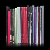 A Group of 32 Assorted Snuff Bottle Dealers‘ Catalogues 鼻烟壺古董商圖錄32冊