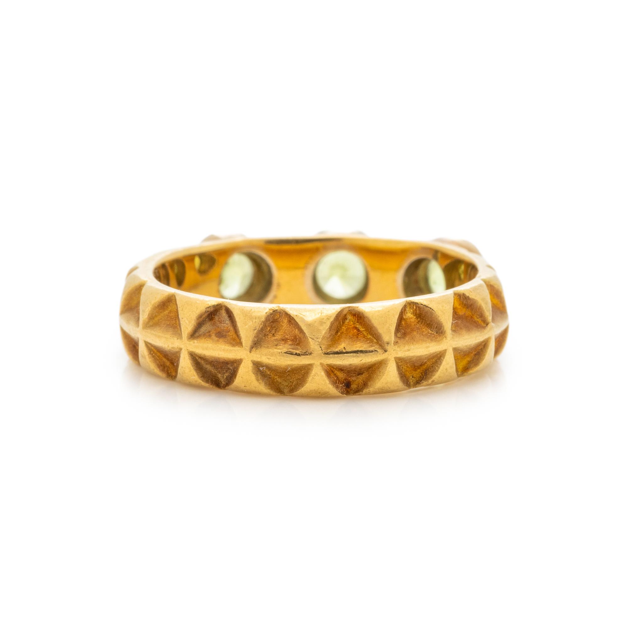 JANE BOHAN, YELLOW GOLD AND PERIDOT RING