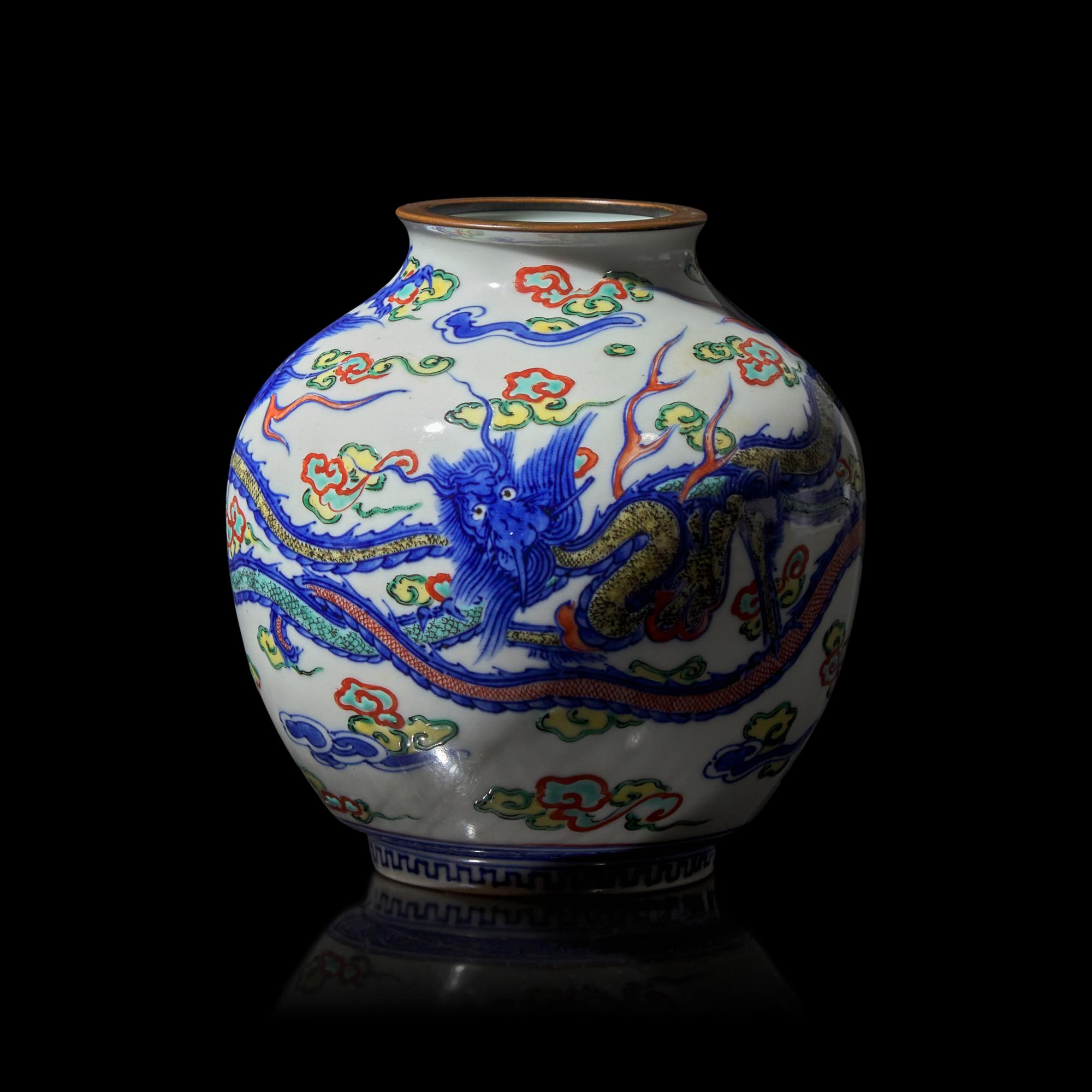 A Wucai -Decorated Vase and a 'Dragon' Bulb Dish, Makuzu Kozan