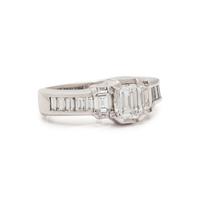 WHITE GOLD AND DIAMOND RING