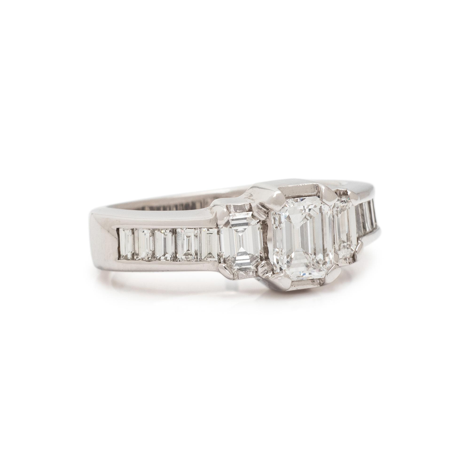 WHITE GOLD AND DIAMOND RING