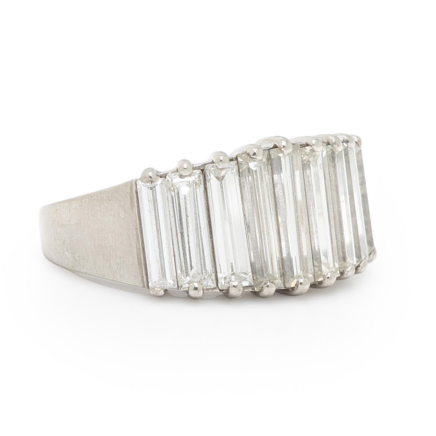 DIAMOND AND PLATINUM RING