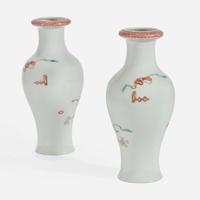 A pair of famille rose-decorated porcelain baluster vases 居仁堂粉彩瓷瓶一对