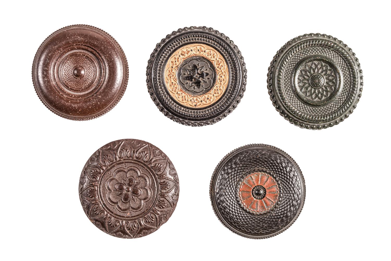 [EARLY PHOTOGRAPHY - UNION CASES]. A group of 13 assorted "oreo" cases containing portraits of women and couples, including: