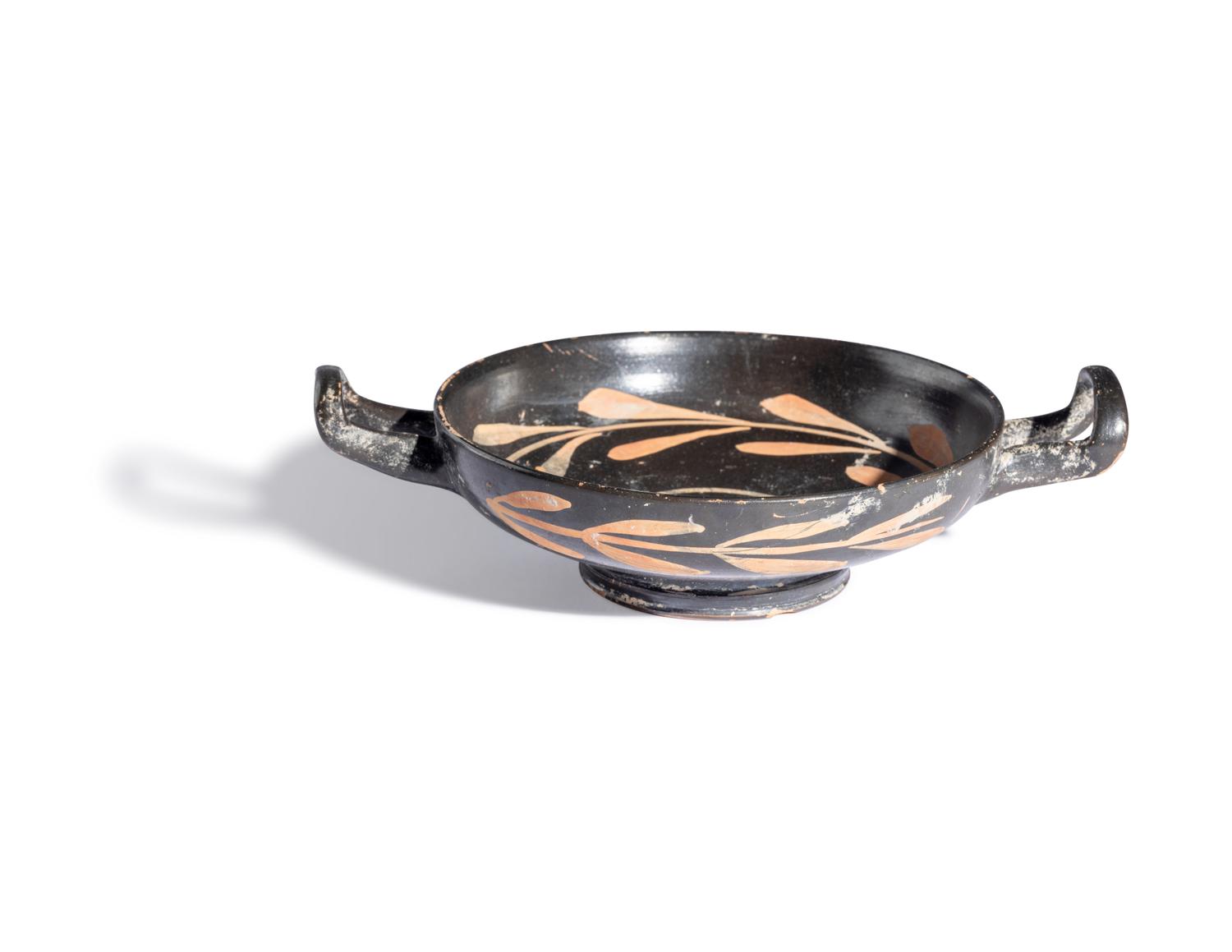 An Apulian Xenon-Ware Stemless Kylix