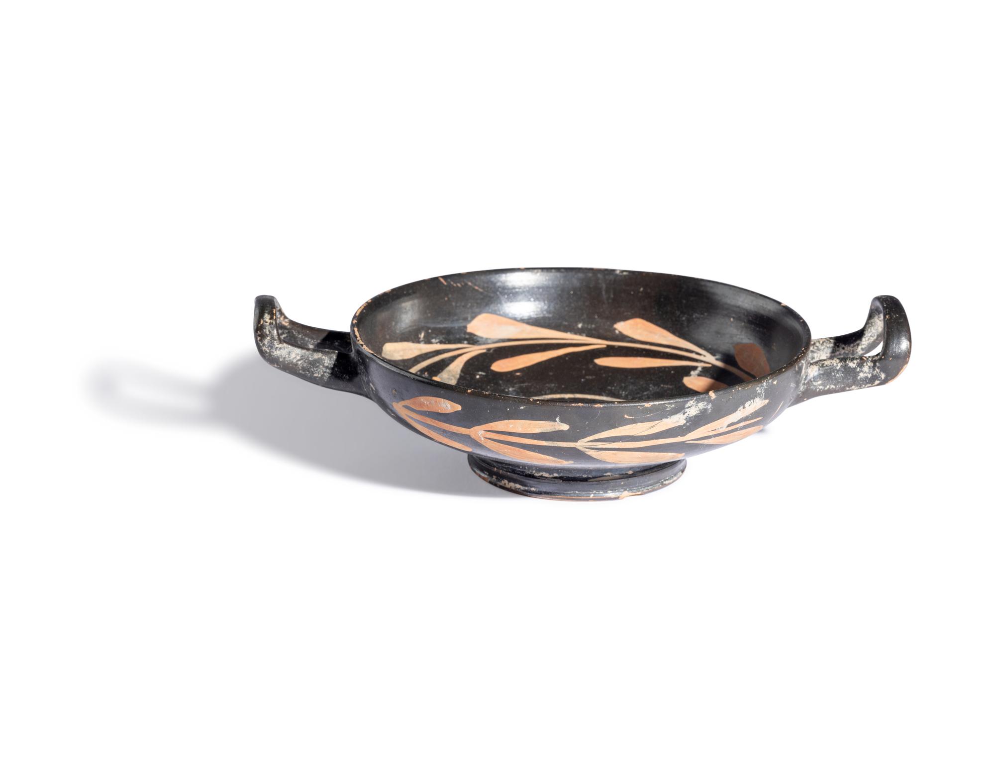 An Apulian Xenon-Ware Stemless Kylix