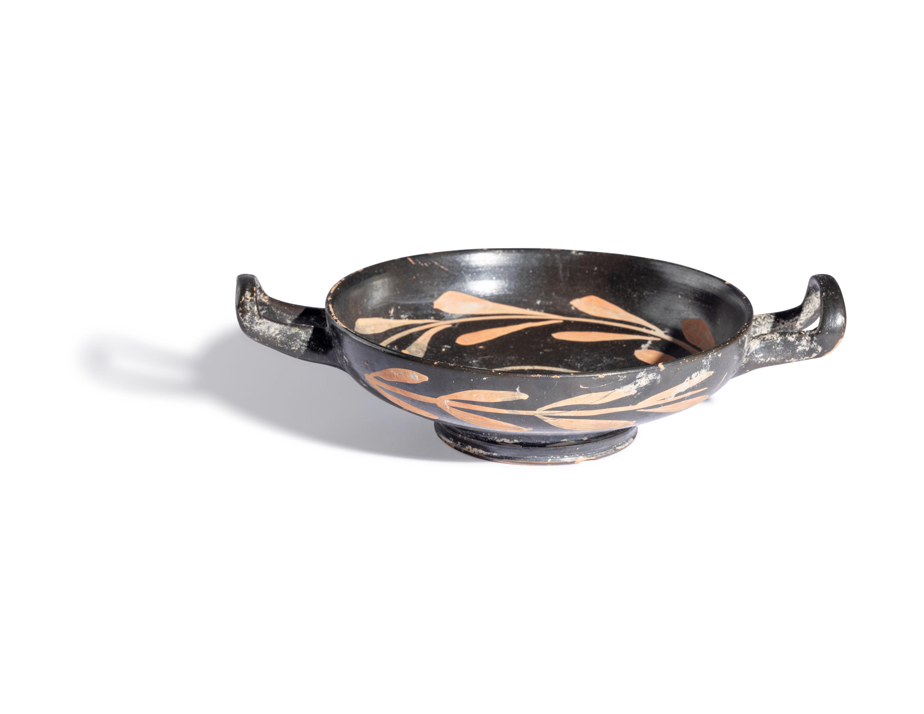 An Apulian Xenon-Ware Stemless Kylix