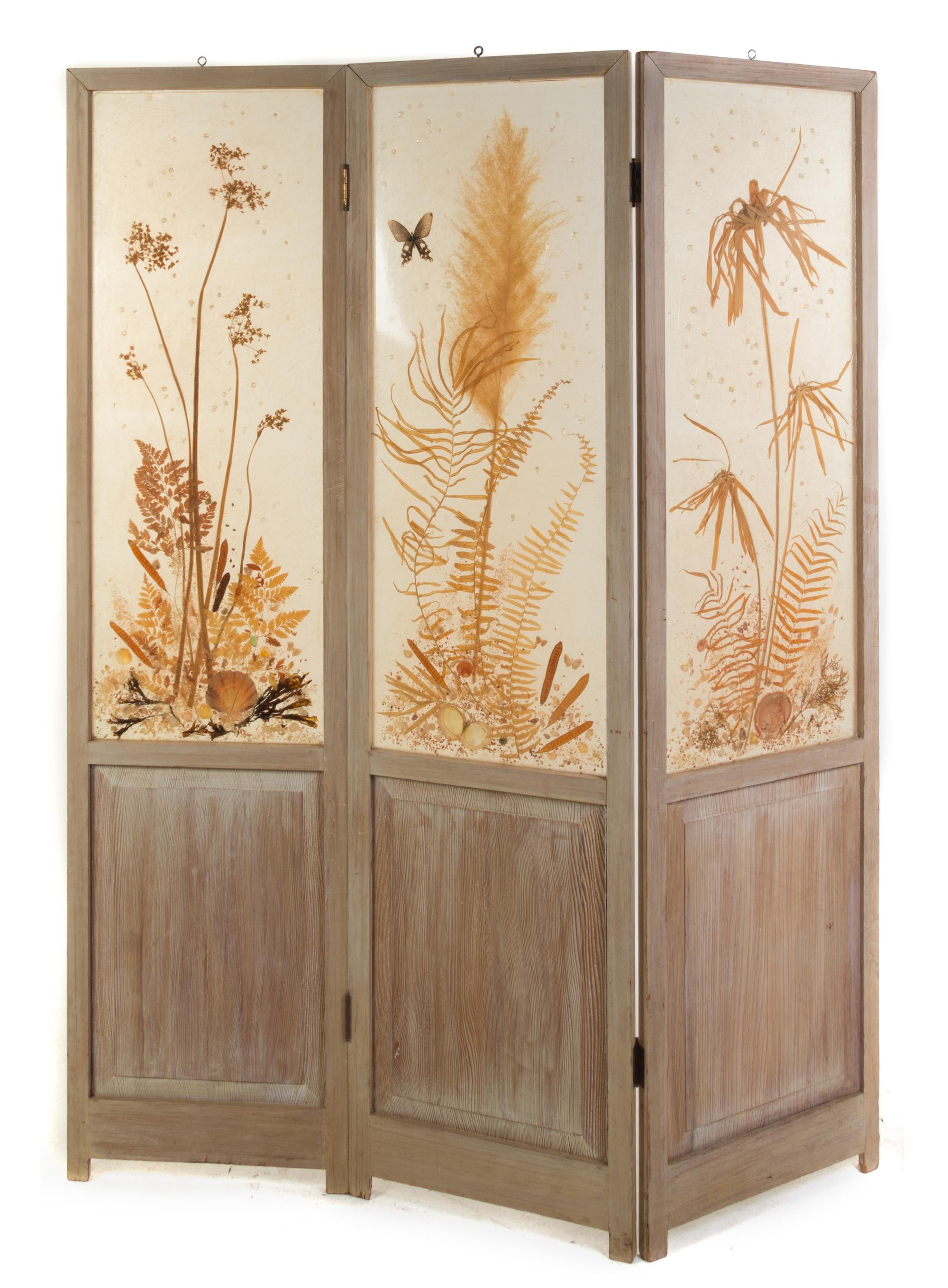 An American Pine Three-Panel Floor Screen Height 75 1/2 x width of each panel 19 inches. — CIRCA 1960s