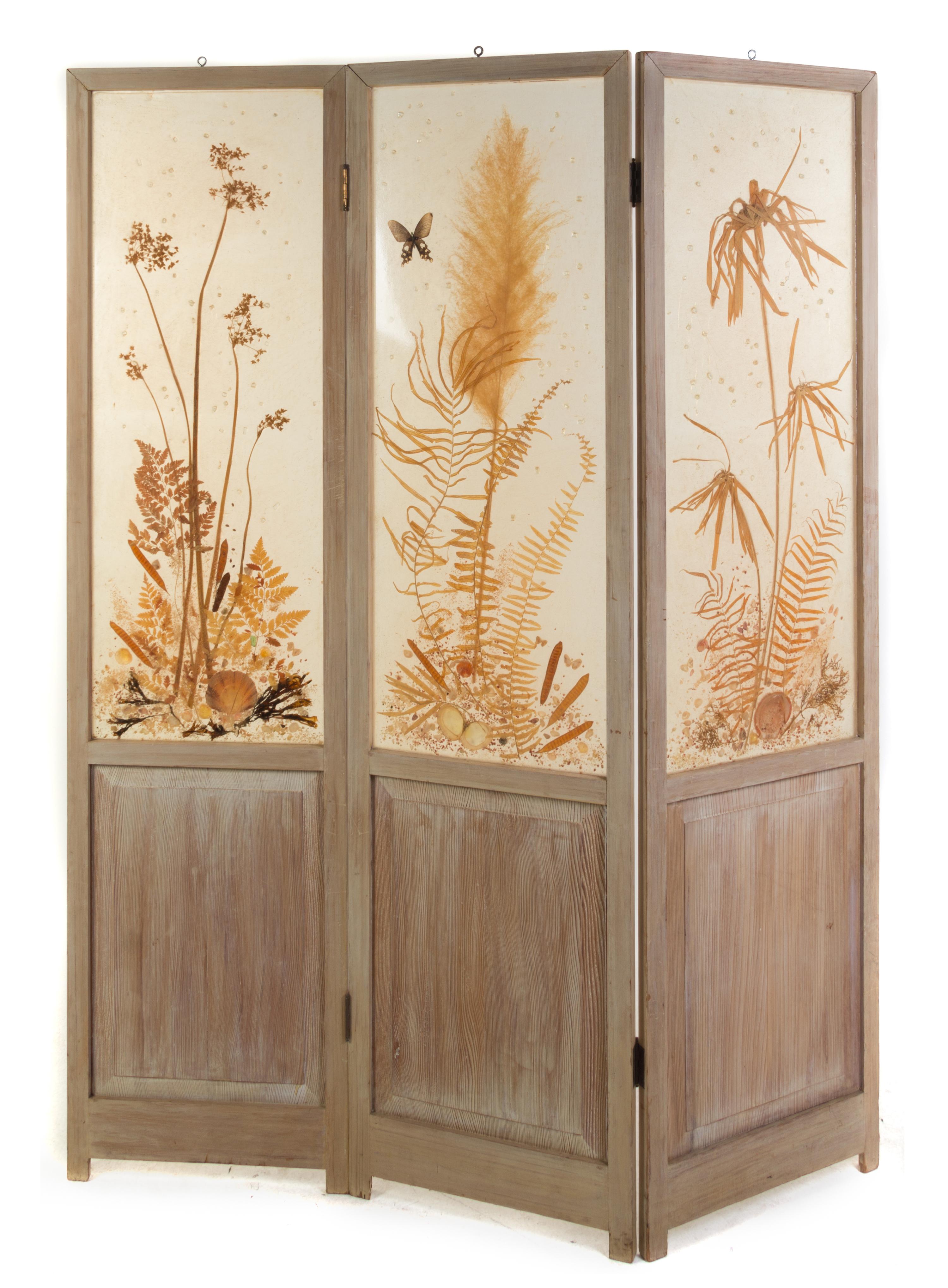 An American Pine Three-Panel Floor Screen Height 75 1/2 x width of each panel 19 inches. — CIRCA 1960s