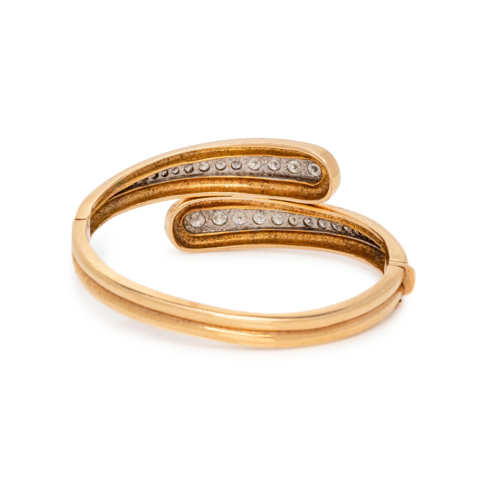 YELLOW GOLD AND DIAMOND BANGLE BRACELET