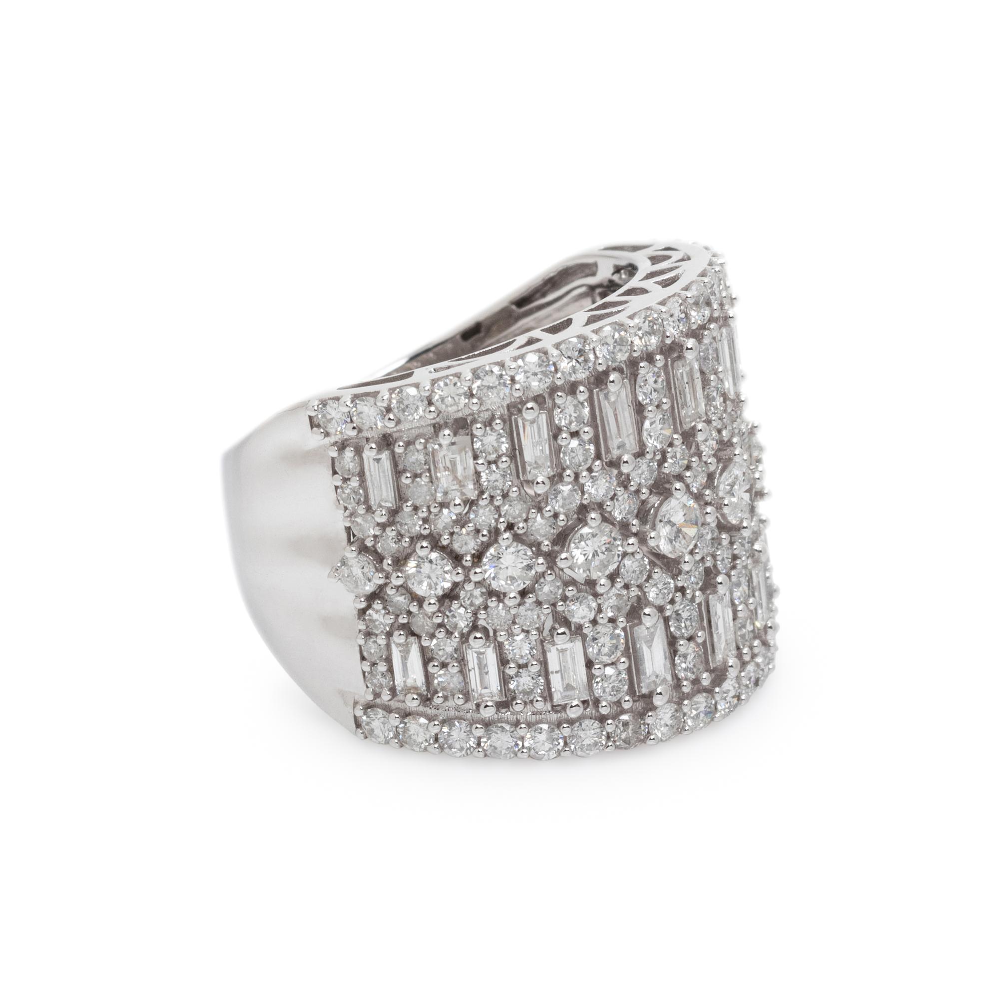DIAMOND RING