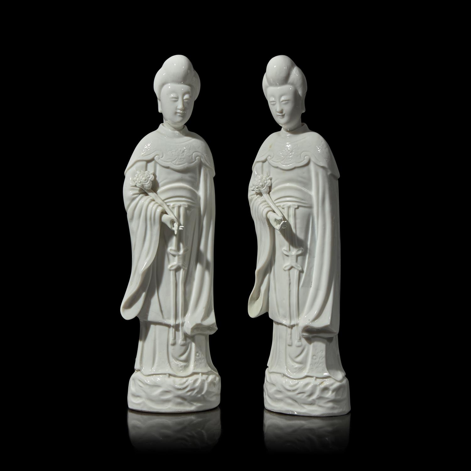 A Pair of Chinese Dehua Porcelain Figures of Meiren, Kangxi Period 清康熙 德化白瓷美人一對