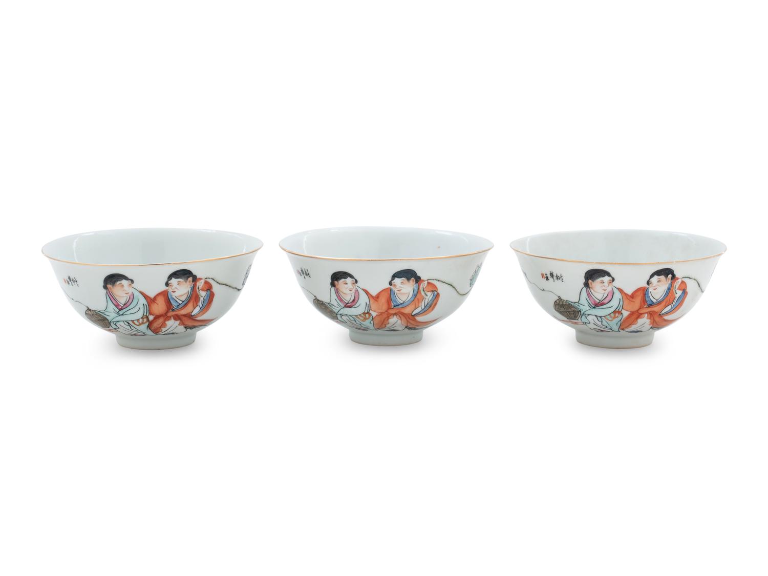 Eight Chinese Famille Rose Porcelain Articles