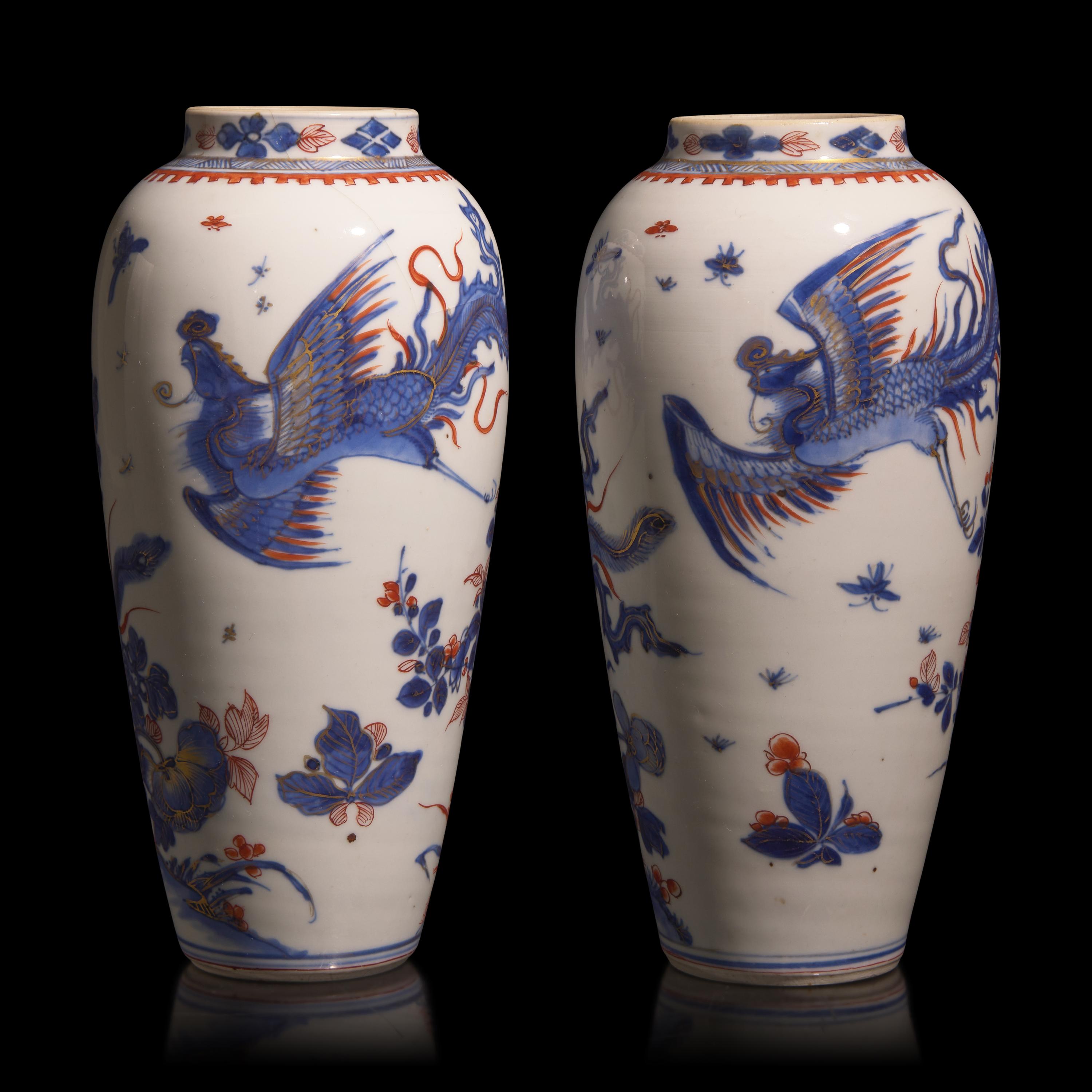 A Pair of Chinese 'Imari' Palette Vases, Kangxi Period — 清康熙 仿日本伊萬裏燒青花瓶一對