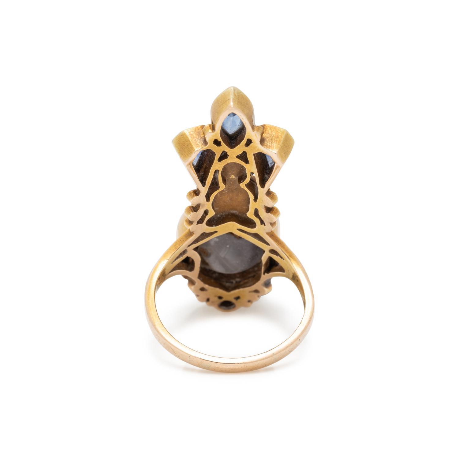 YELLOW GOLD, STAR SAPPHIRE AND SYNTHETIC SAPPHIRE RING
