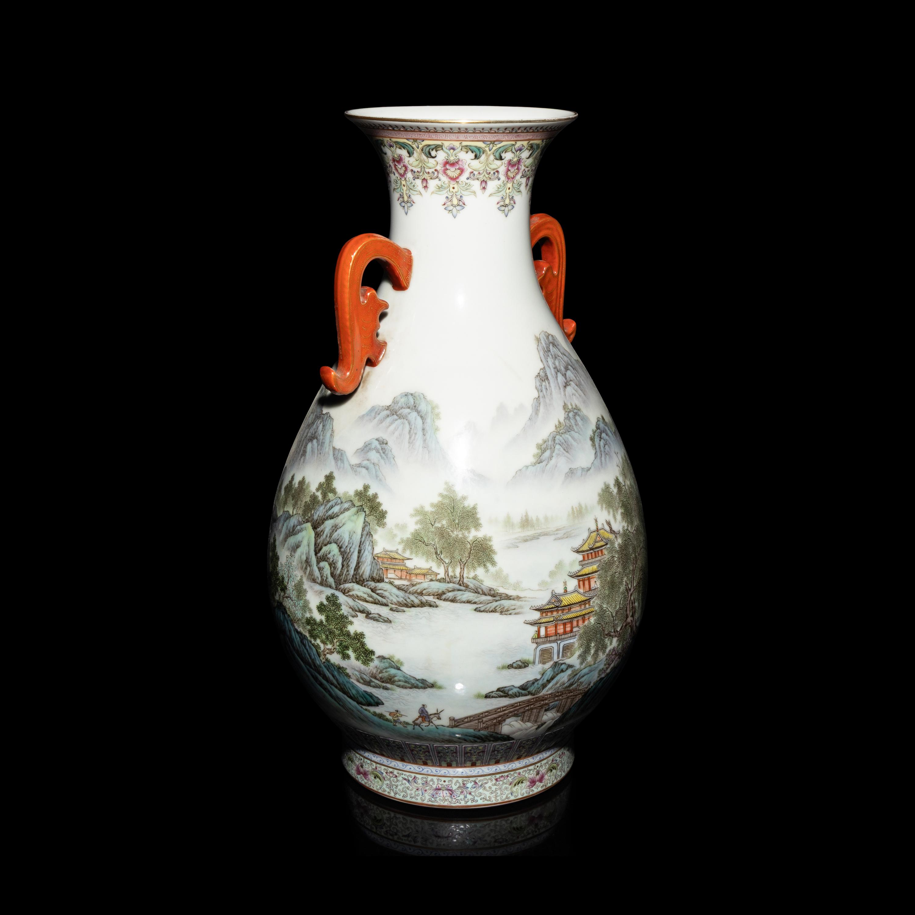 A Chinese Famille Rose Porcelain 'Landscape' Yuhuchun Vase, 20th Century — 近代 粉彩山水圖雙耳瓶