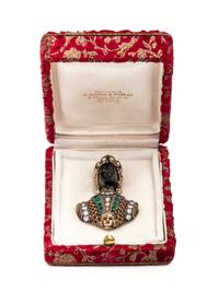 NARDI, YELLOW GOLD, DIAMOND, AND EMERALD FIGURAL BROOCH
