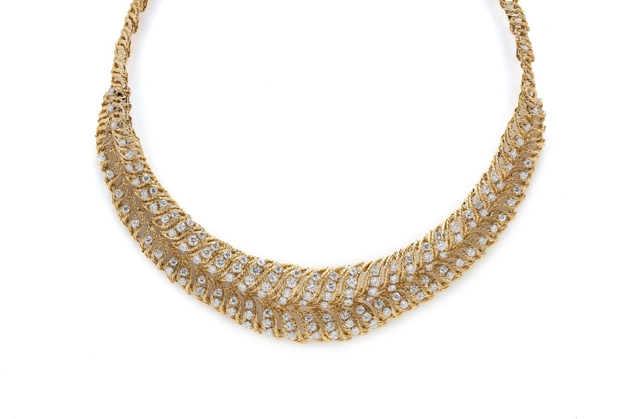 GOLD AND DIAMOND NECKLACE